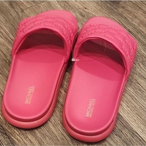 Michael Kors Finnie Logo Slide Sandal - Picture 8 of 8